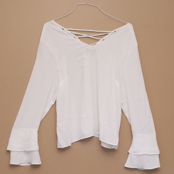 ⭐️NWOT Nicole Miller Lace Back Long Sleeve Top - L - Picture 3 of 7